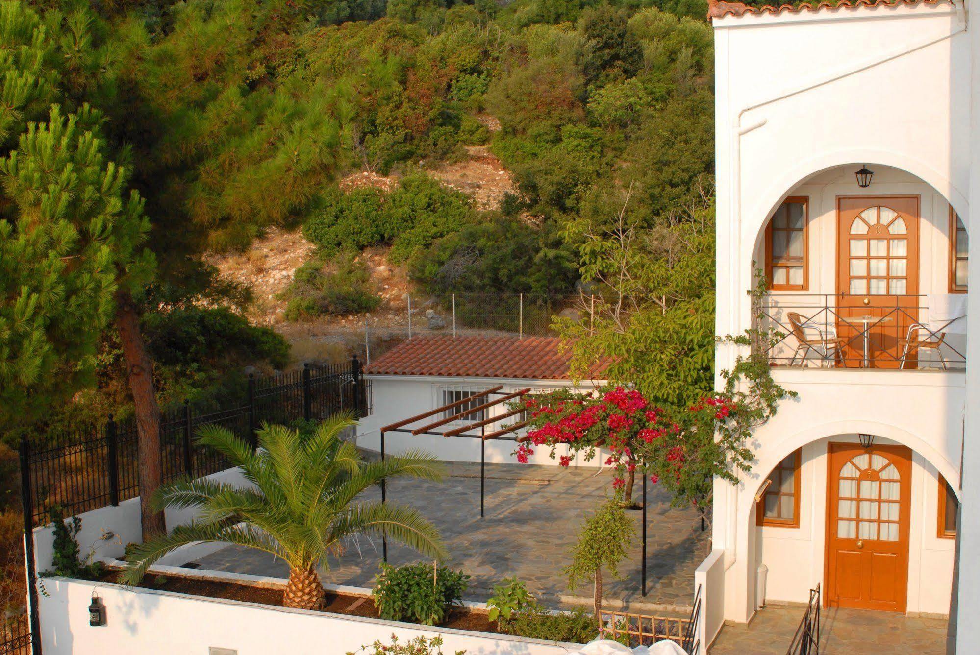 Travlos Studios Eleios-Pronnoi Esterno foto